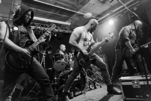 HORN mit Band_Foto_Horn